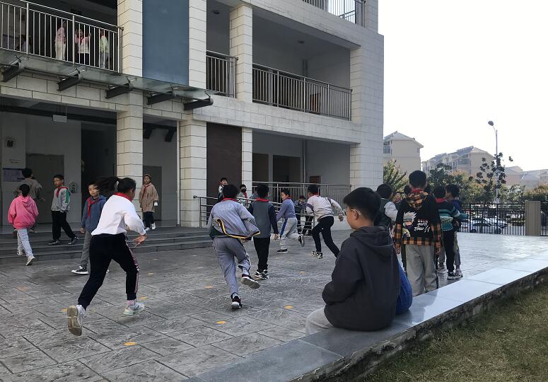 课间十分钟被“饲养”？记者访问了合肥多所学校